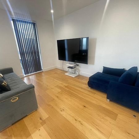Luxury Top Floor Penthouse Apartment Near Heathrow London Ngoại thất bức ảnh
