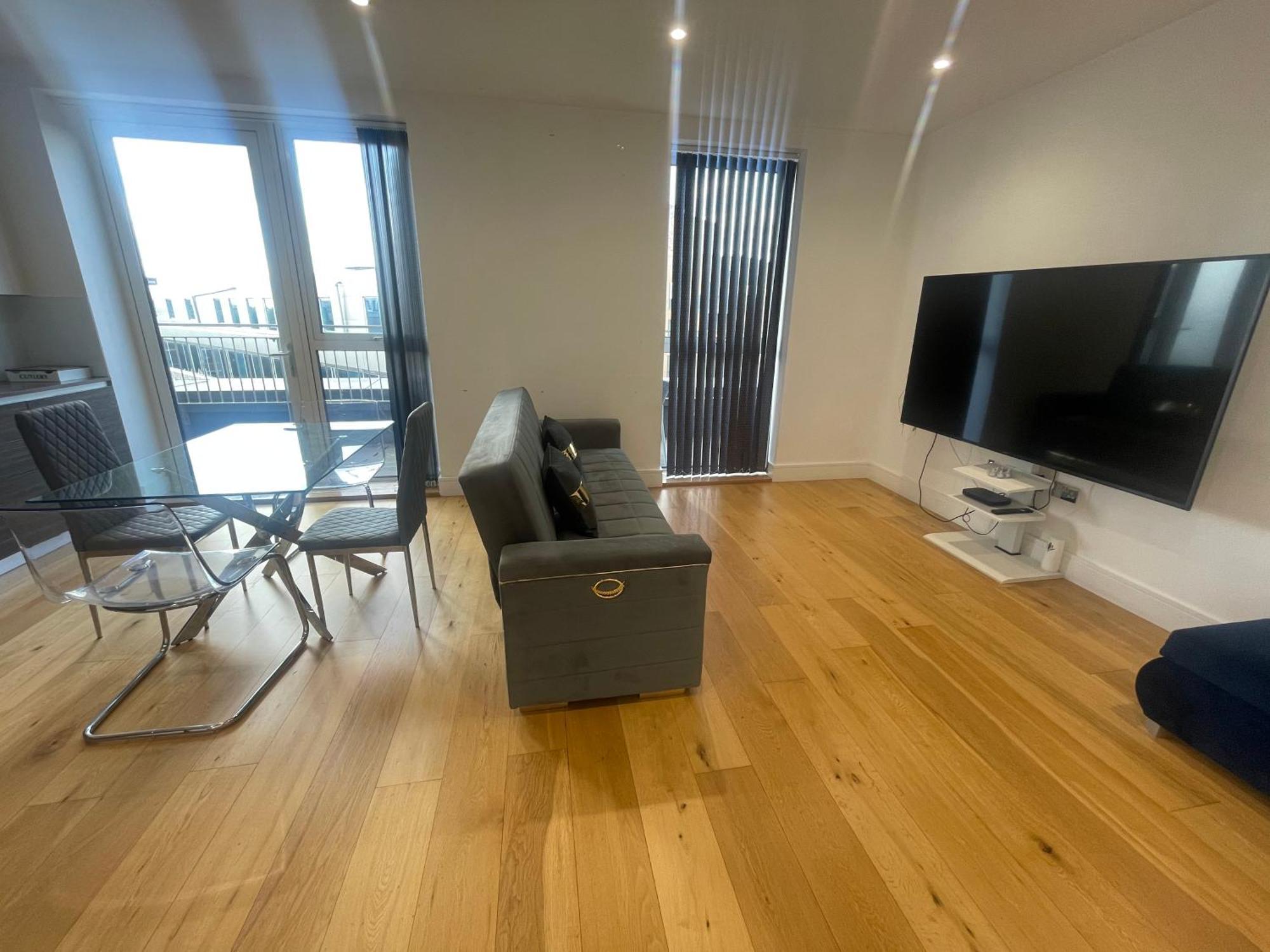 Luxury Top Floor Penthouse Apartment Near Heathrow London Ngoại thất bức ảnh